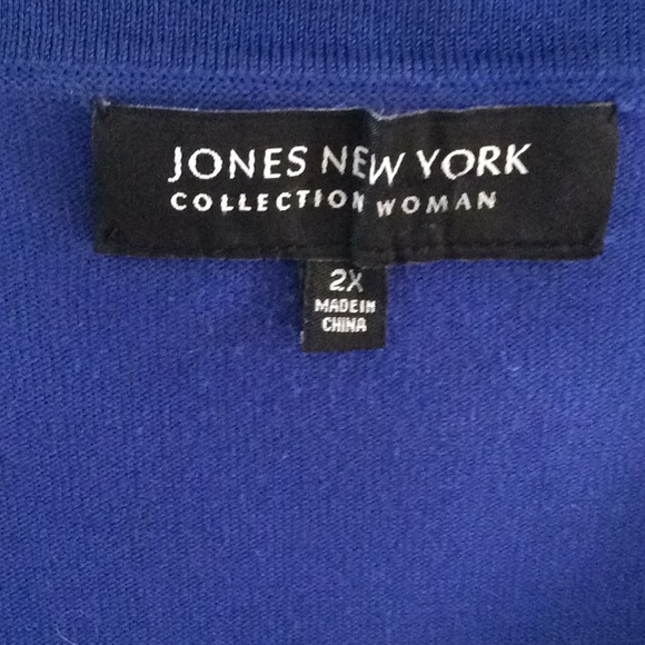 Top - Picture 2 of 3